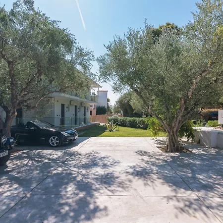 Litore Luxury Living מלון 3*